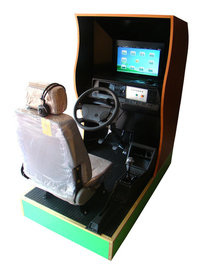 汽車(chē)駕駛訓(xùn)練模擬器